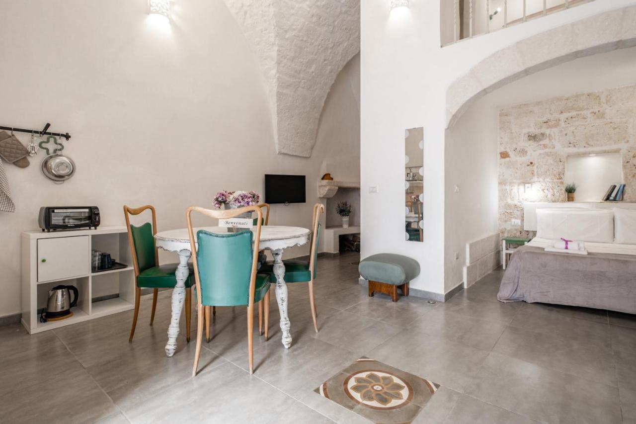 La Casa Nel Vico Pretty Apartment Остуні Екстер'єр фото